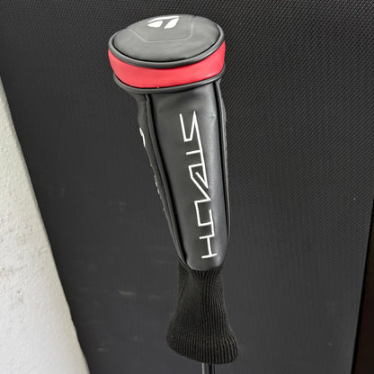 TAYLORMADE STEALTH RESCUE 3 HYBRID (19 DEGREE) + HEADCOVER