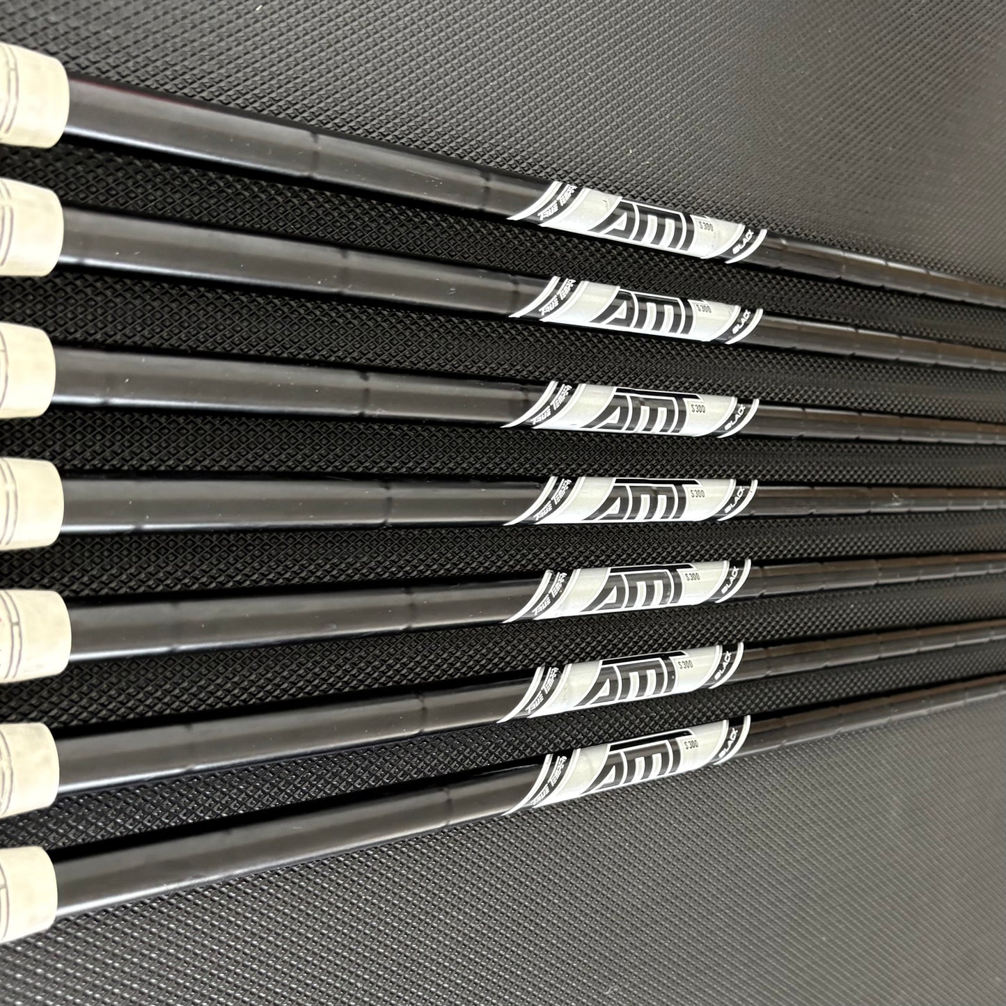 TITLEIST T200 BLACK 2021 IRON SET
