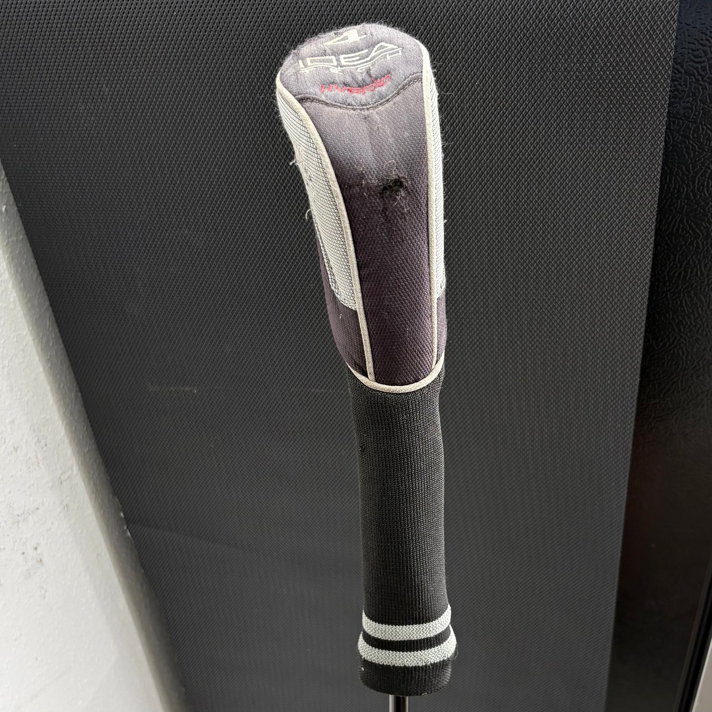 ADAMS IDEA TECH A4 OS 4 HYBRID + HEADCOVER