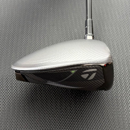 TAYLORMADE QI35 DRIVER (10.5 DEGREE) + HEADCOVER
