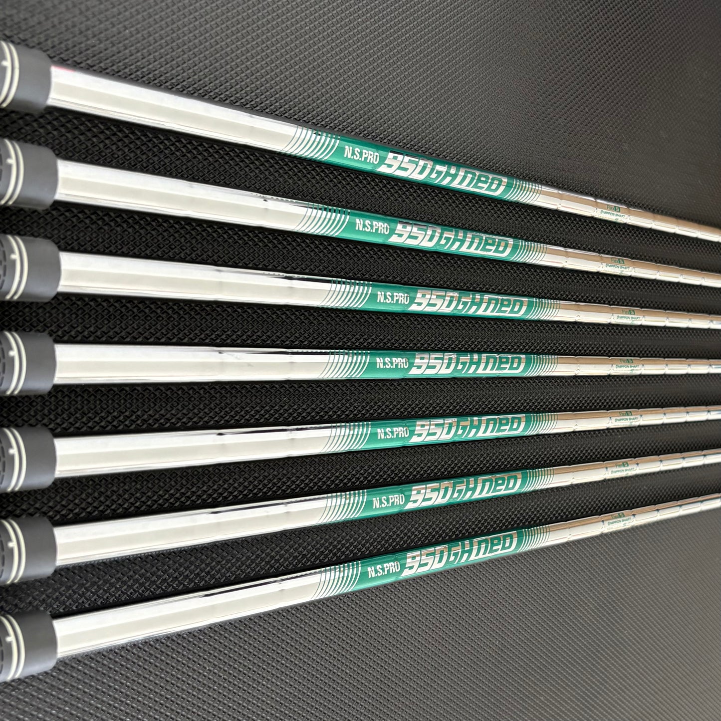 MIZUNO JPX 925 HOT METAL IRON SET