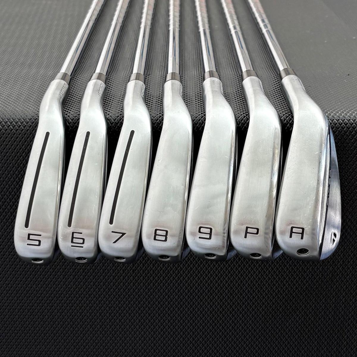 TAYLORMADE P790 2025 IRON SET