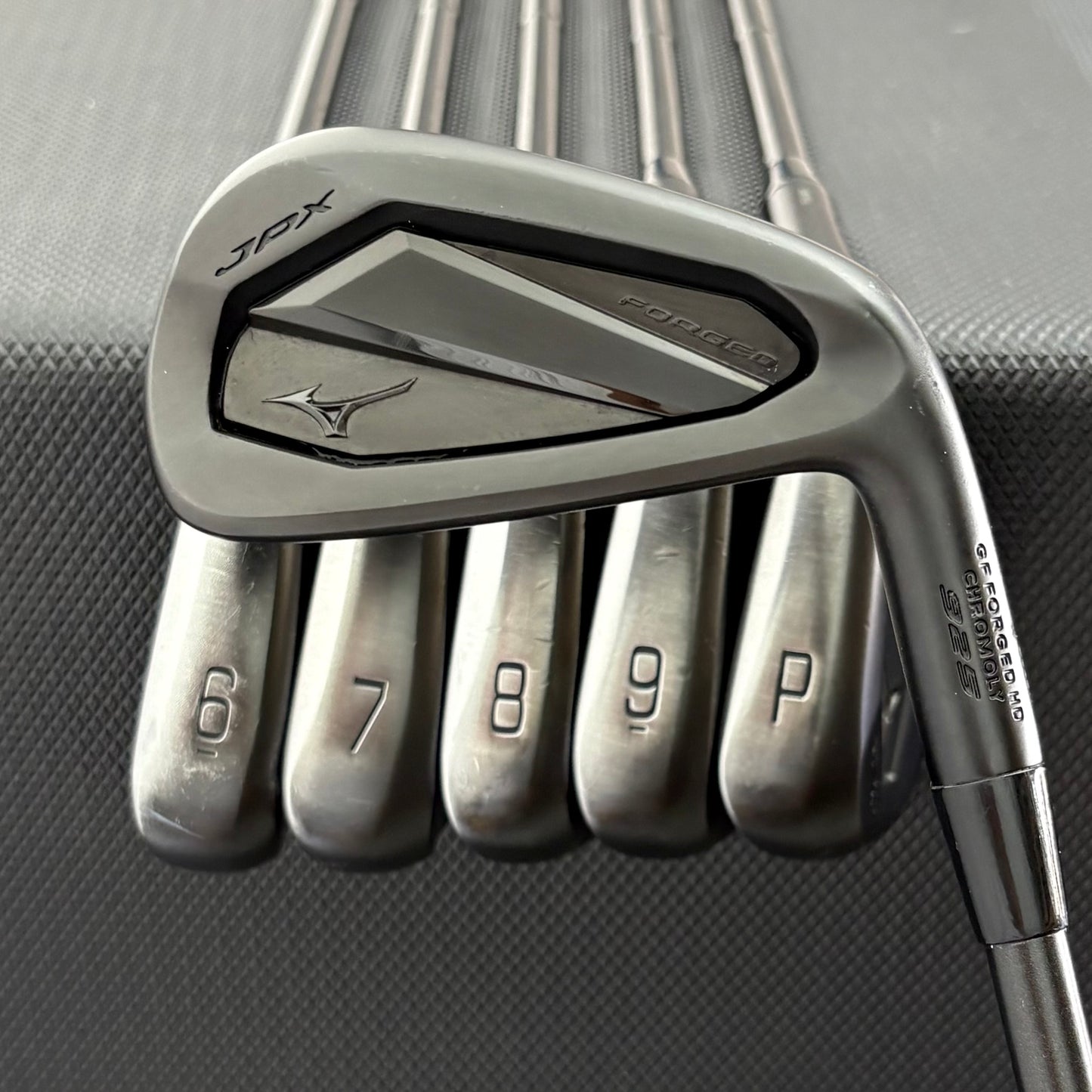 MIZUNO JPX 925 FORGED BLACK IRON SET
