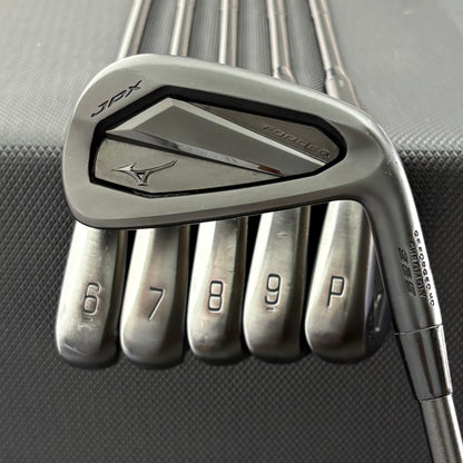 MIZUNO JPX 925 FORGED BLACK IRON SET