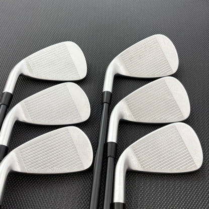 CLEVELAND LAUNCHER UHX IRON SET