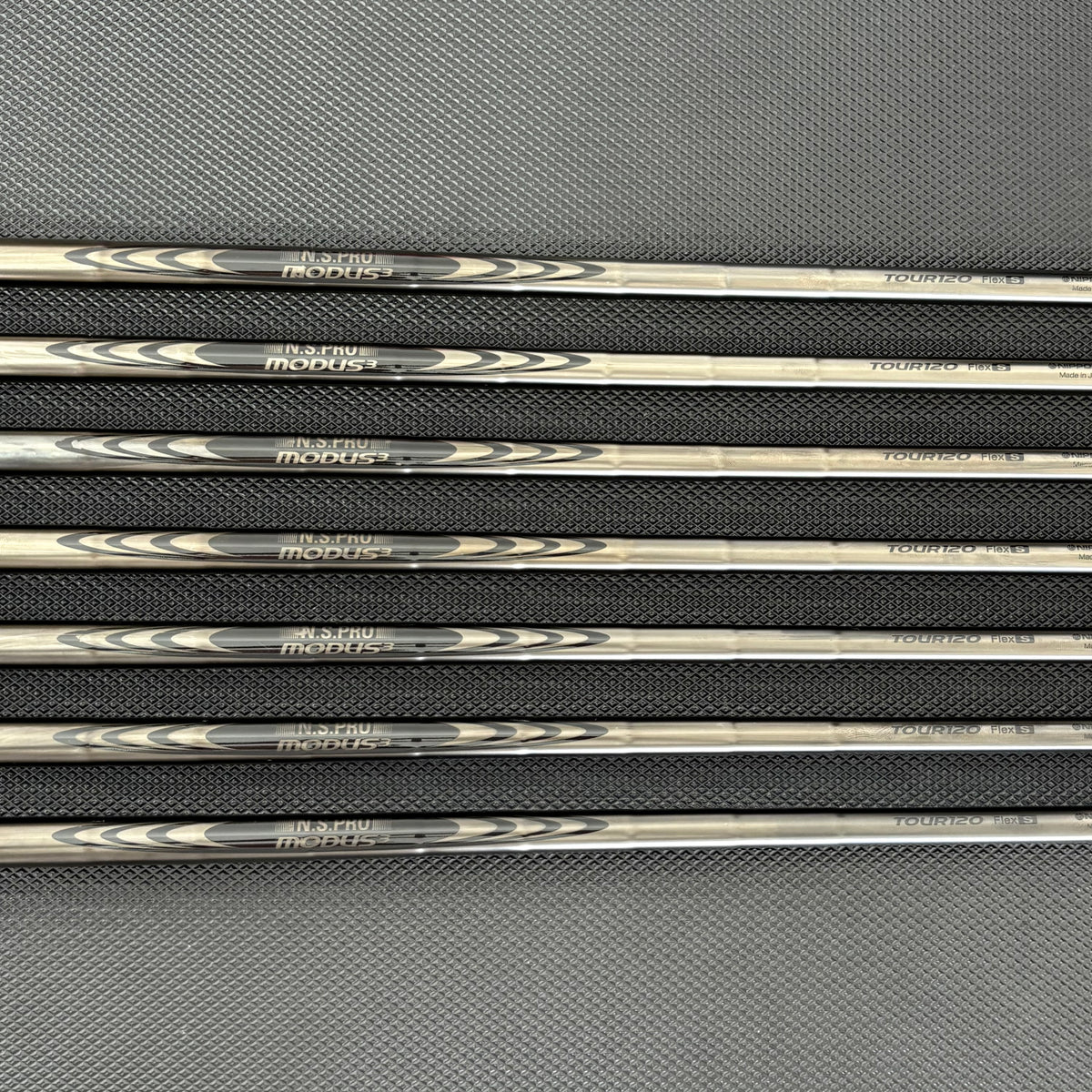 TAYLORMADE P770 BATTLE WORN IRON SET