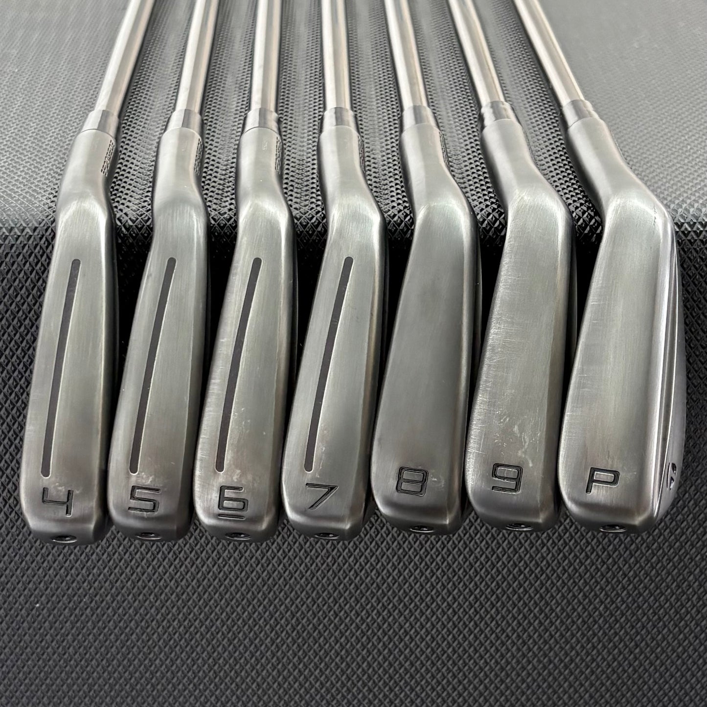 TAYLORMADE P770 BATTLE WORN IRON SET