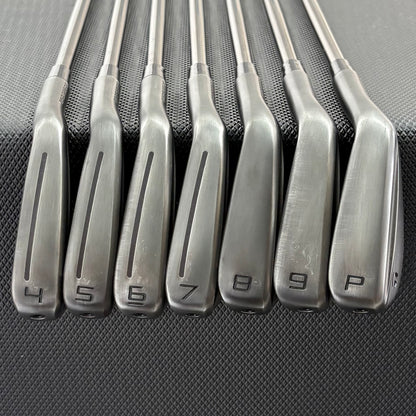 TAYLORMADE P770 BATTLE WORN IRON SET