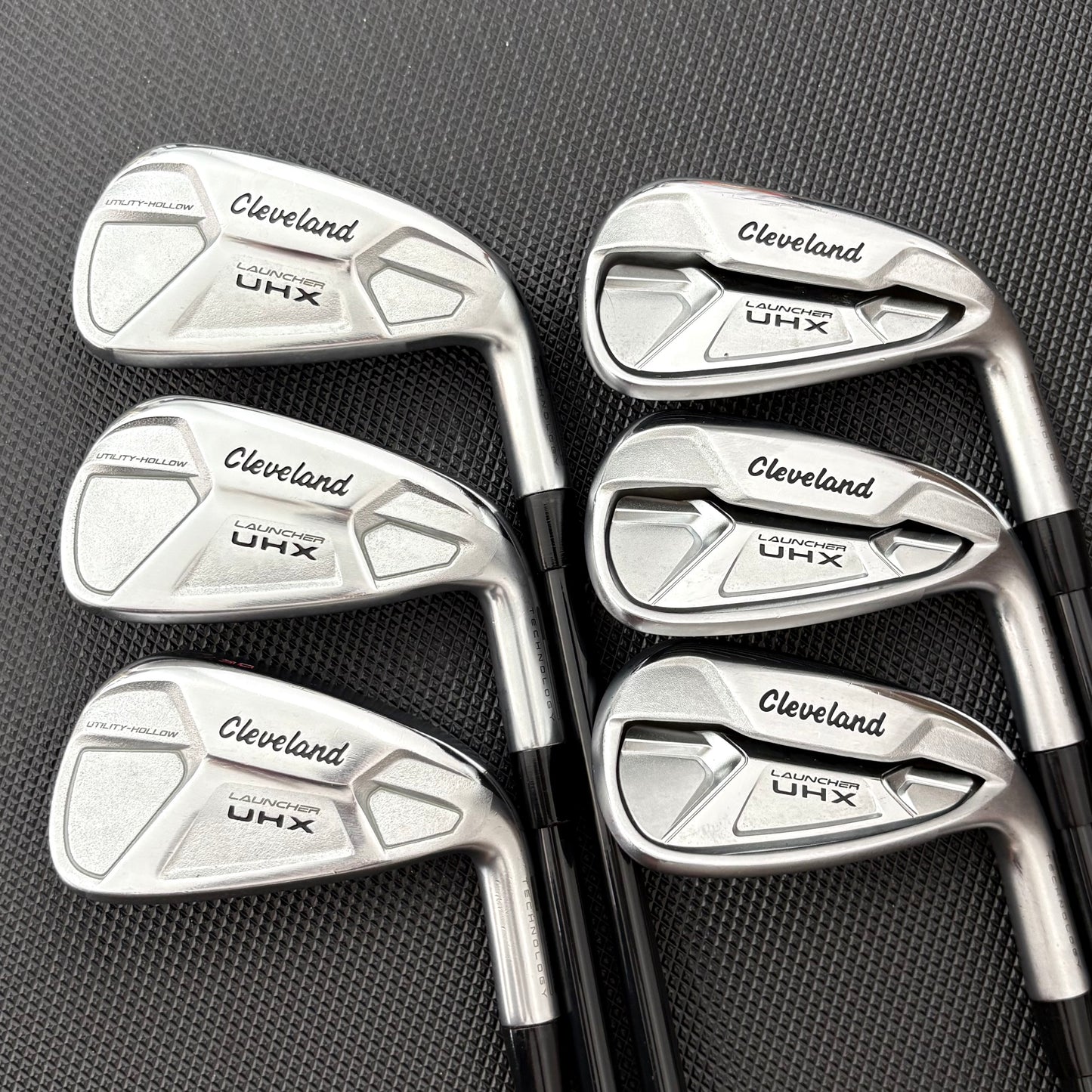 CLEVELAND LAUNCHER UHX IRON SET