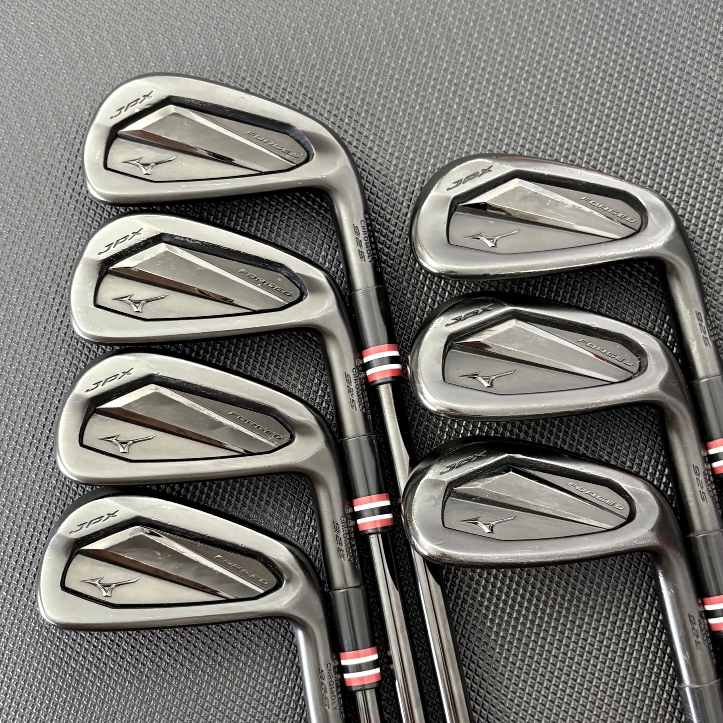 MIZUNO JPX 925 FORGED BLACK IRON SET