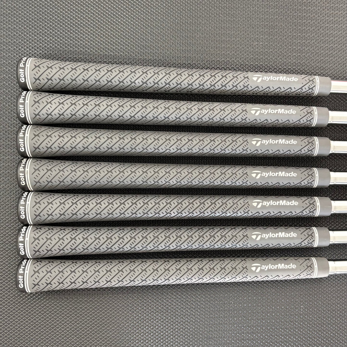 TAYLORMADE P790 2023 IRON SET