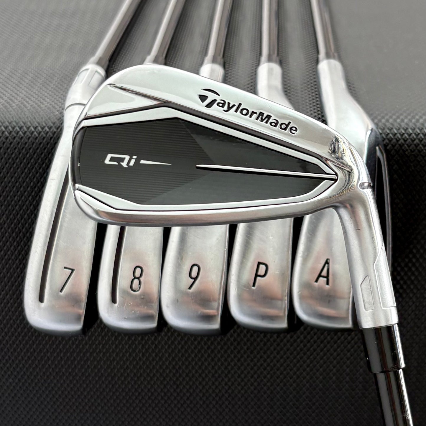TAYLORMADE QI IRON SET