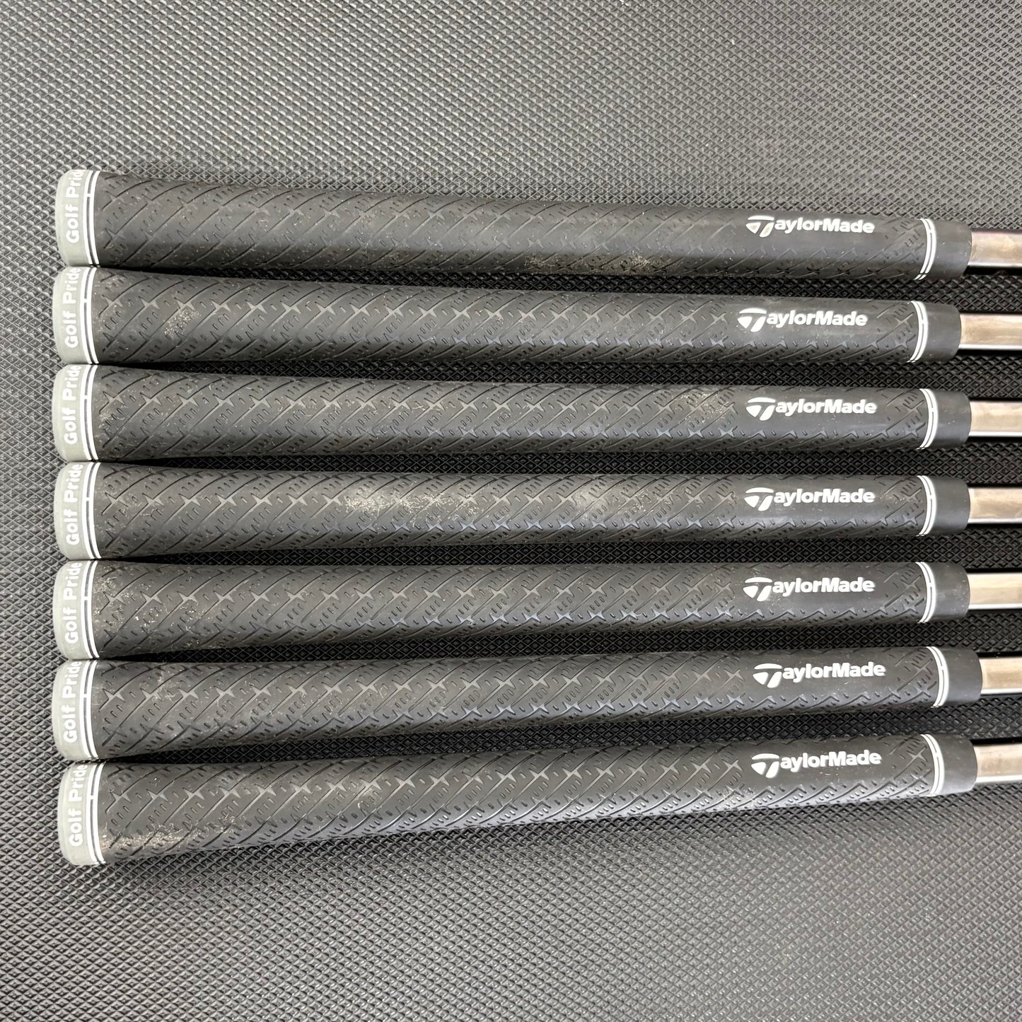 TAYLORMADE P770 BATTLE WORN IRON SET