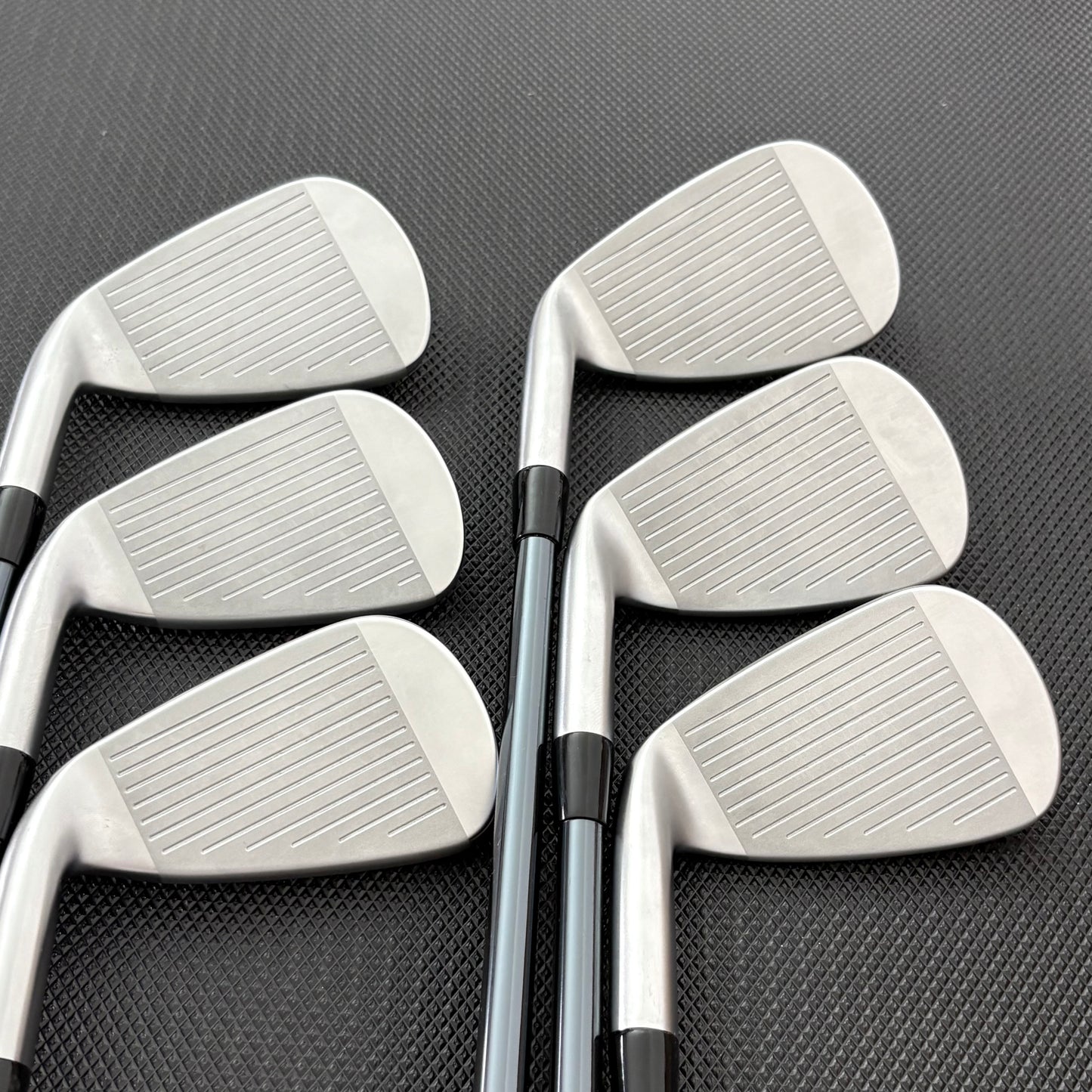 MIZUNO JPX 925 HOT METAL IRON SET