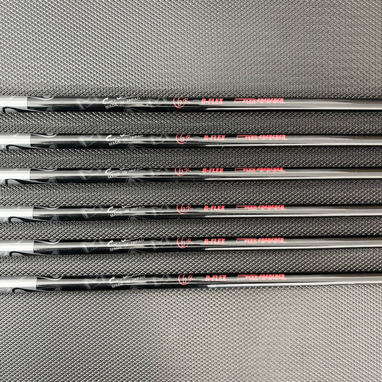 CLEVELAND LAUNCHER UHX IRON SET