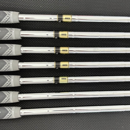 NIKE VR SPLIT CAVITY IRON SET