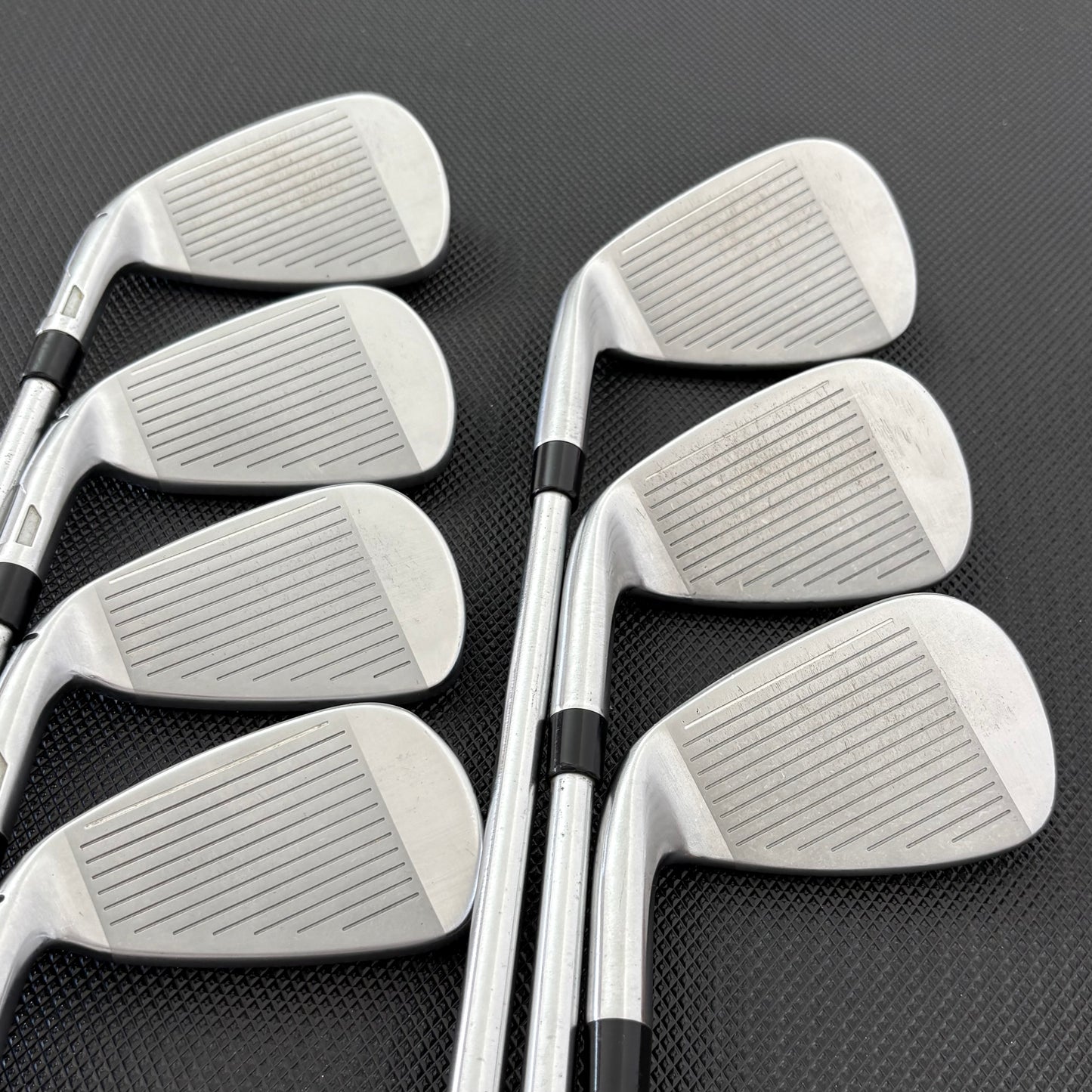 TAYLORMADE QI IRON SET