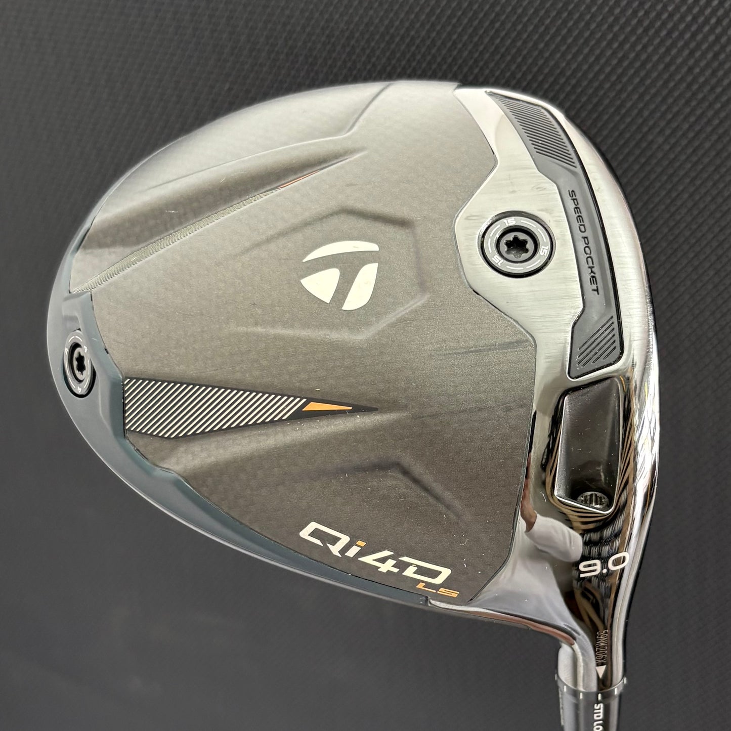 TAYLORMADE QI4D LS DRIVER (9 DEGREE) + HEADCOVER