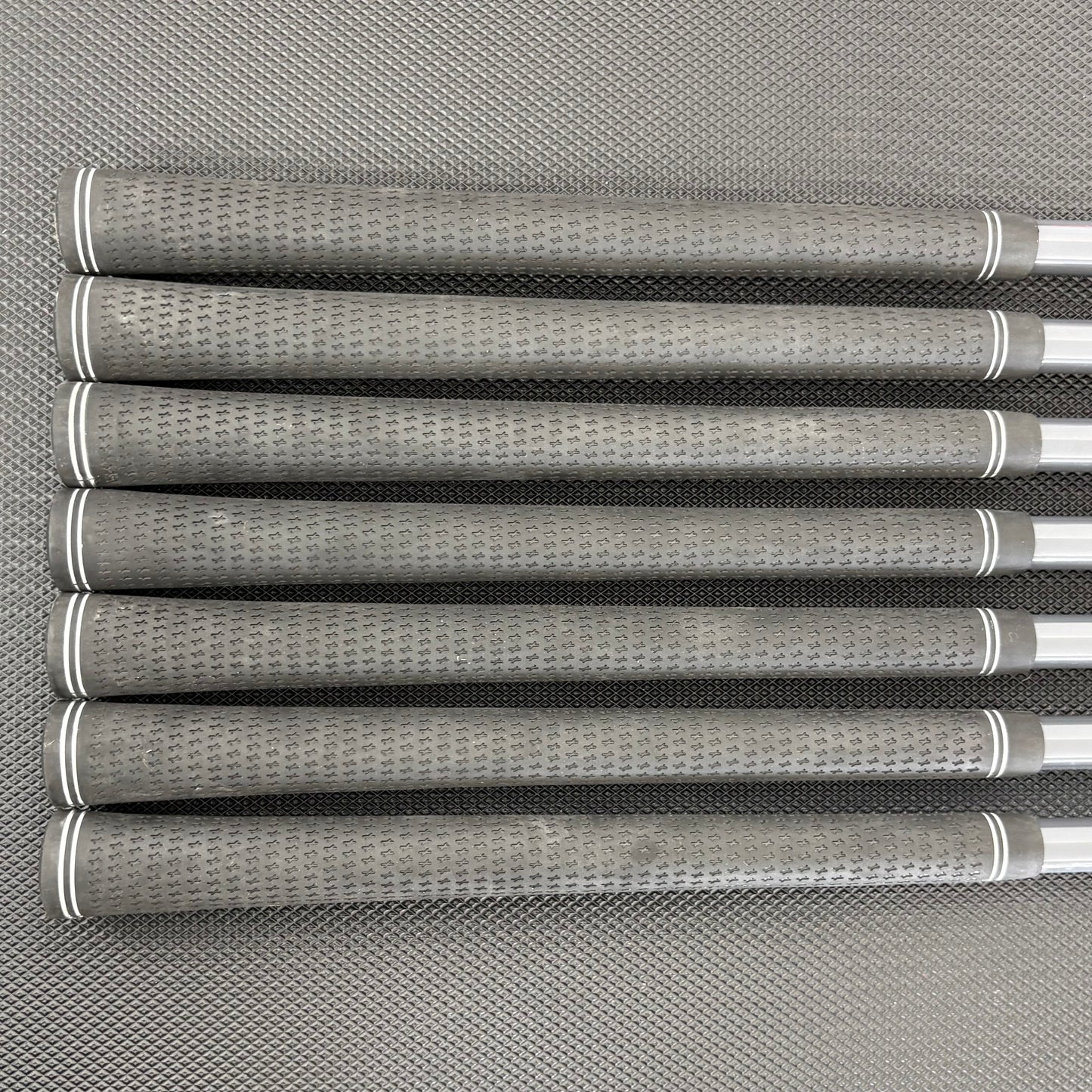 CLEVELAND LAUNCHER UHX IRON SET