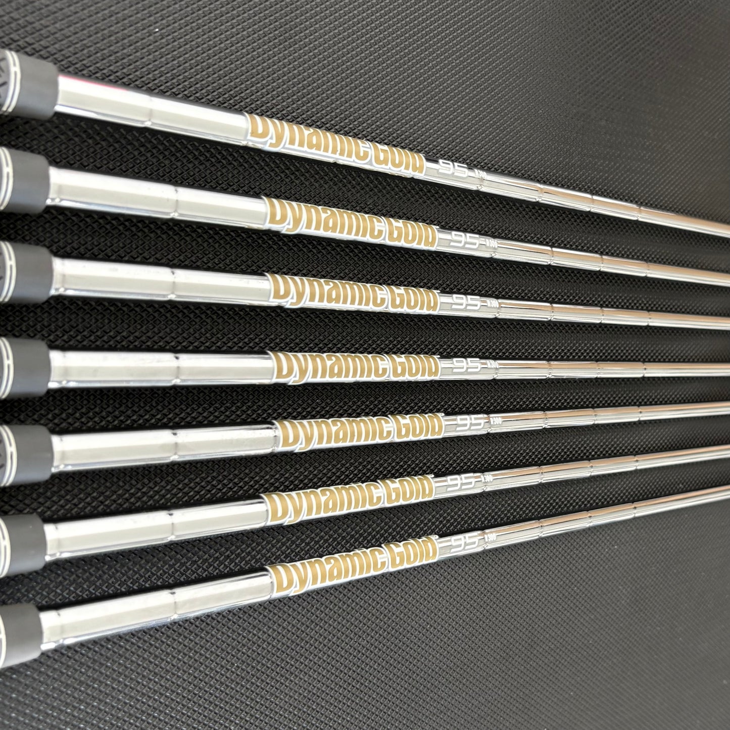 TAYLORMADE P790 2023 IRON SET