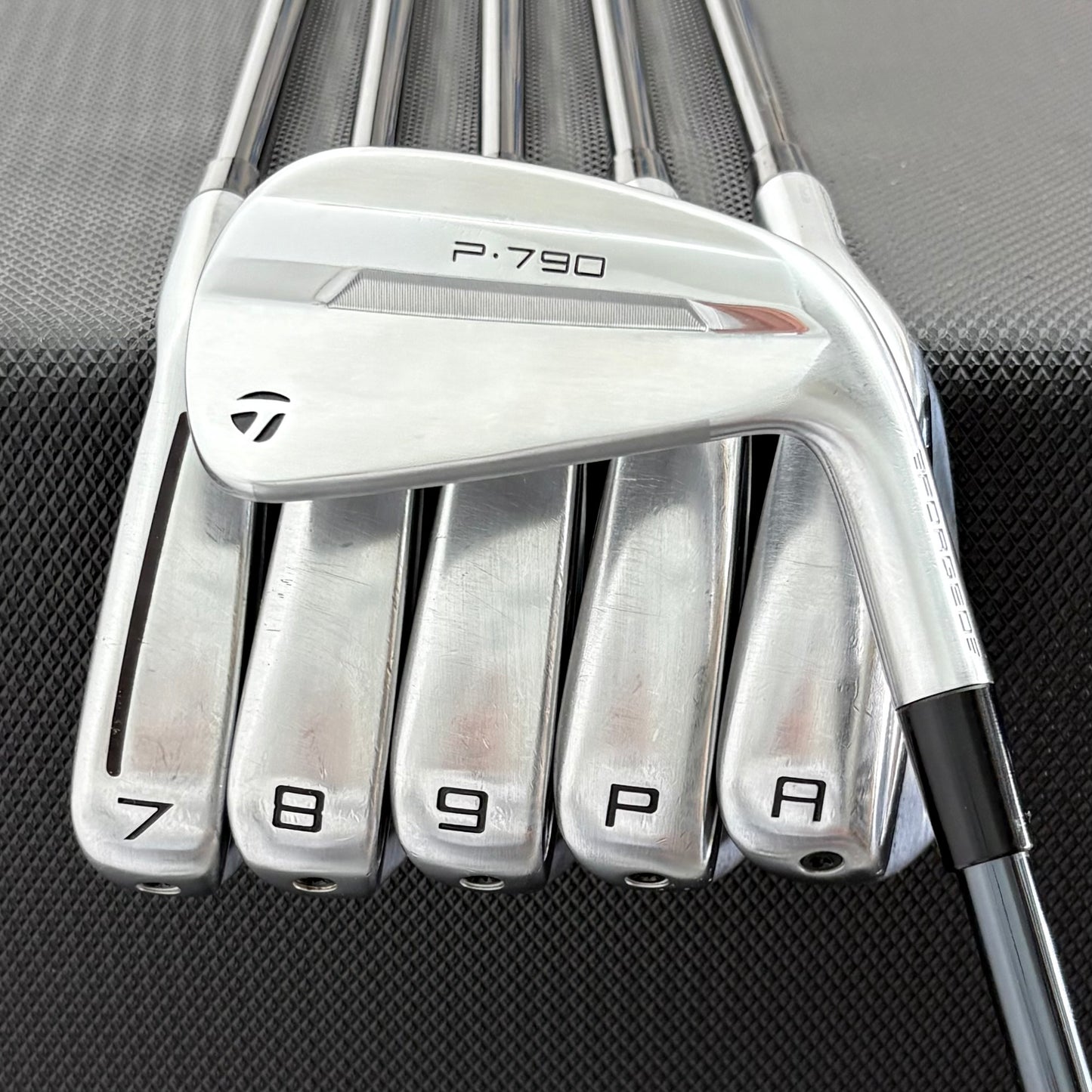 TAYLORMADE P790 2025 IRON SET