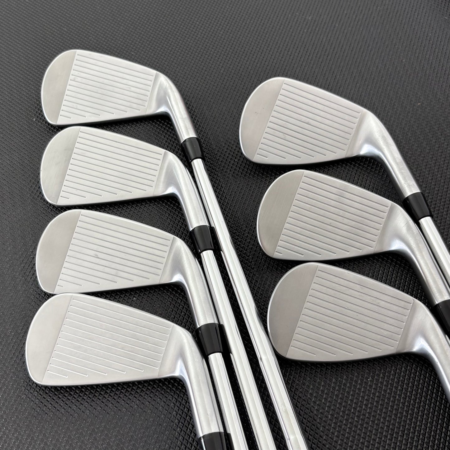 LH TITLEIST T250/T150 2025 COMBO IRON SET