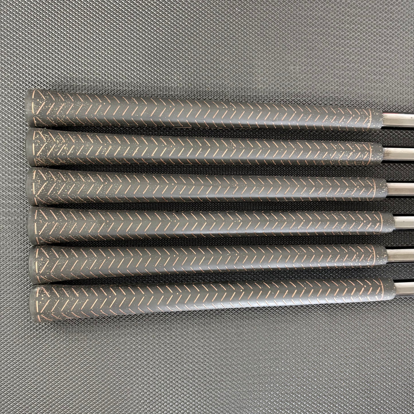 TAYLORMADE P790 AGED COPPER IRON SET