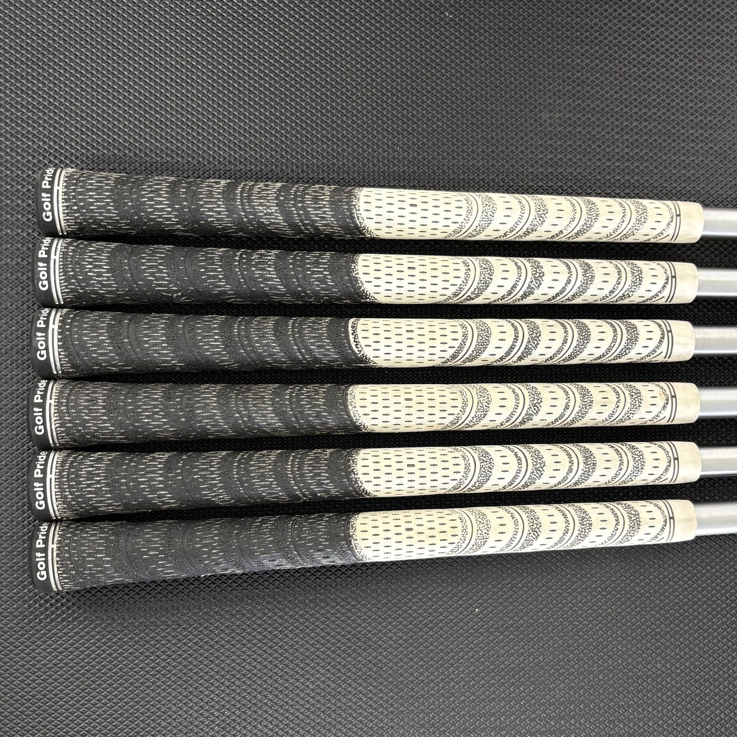 TAYLORMADE P730 IRON SET