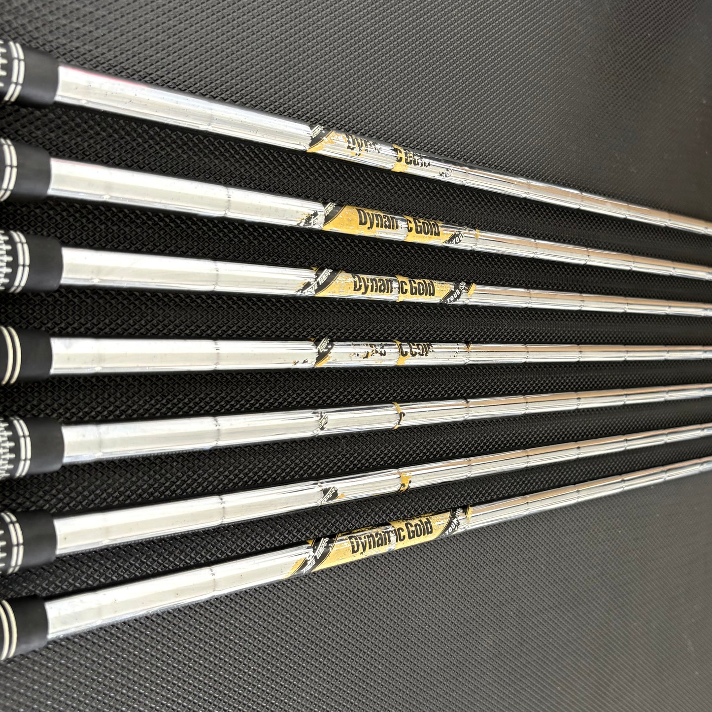 TITLEIST 714 CB IRON SET