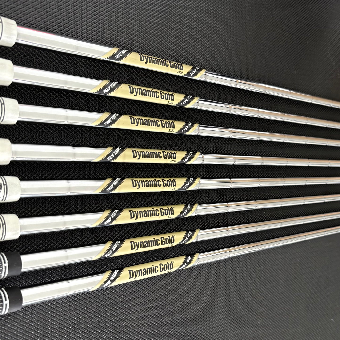 TAYLORMADE P7TW IRON SET