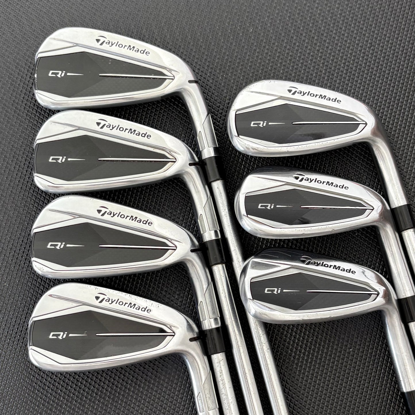 TAYLORMADE QI IRON SET