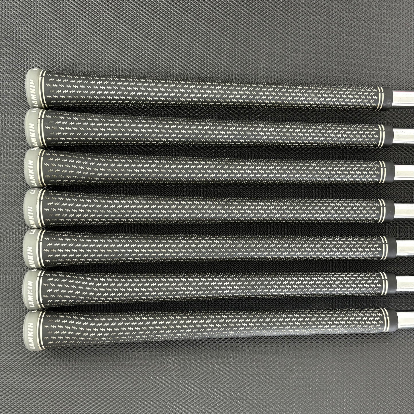 TAYLORMADE SIM2 MAX IRON SET