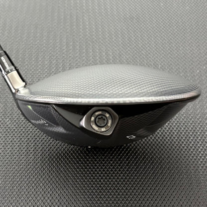 TAYLORMADE QI35 DRIVER (10.5 DEGREE) + HEADCOVER