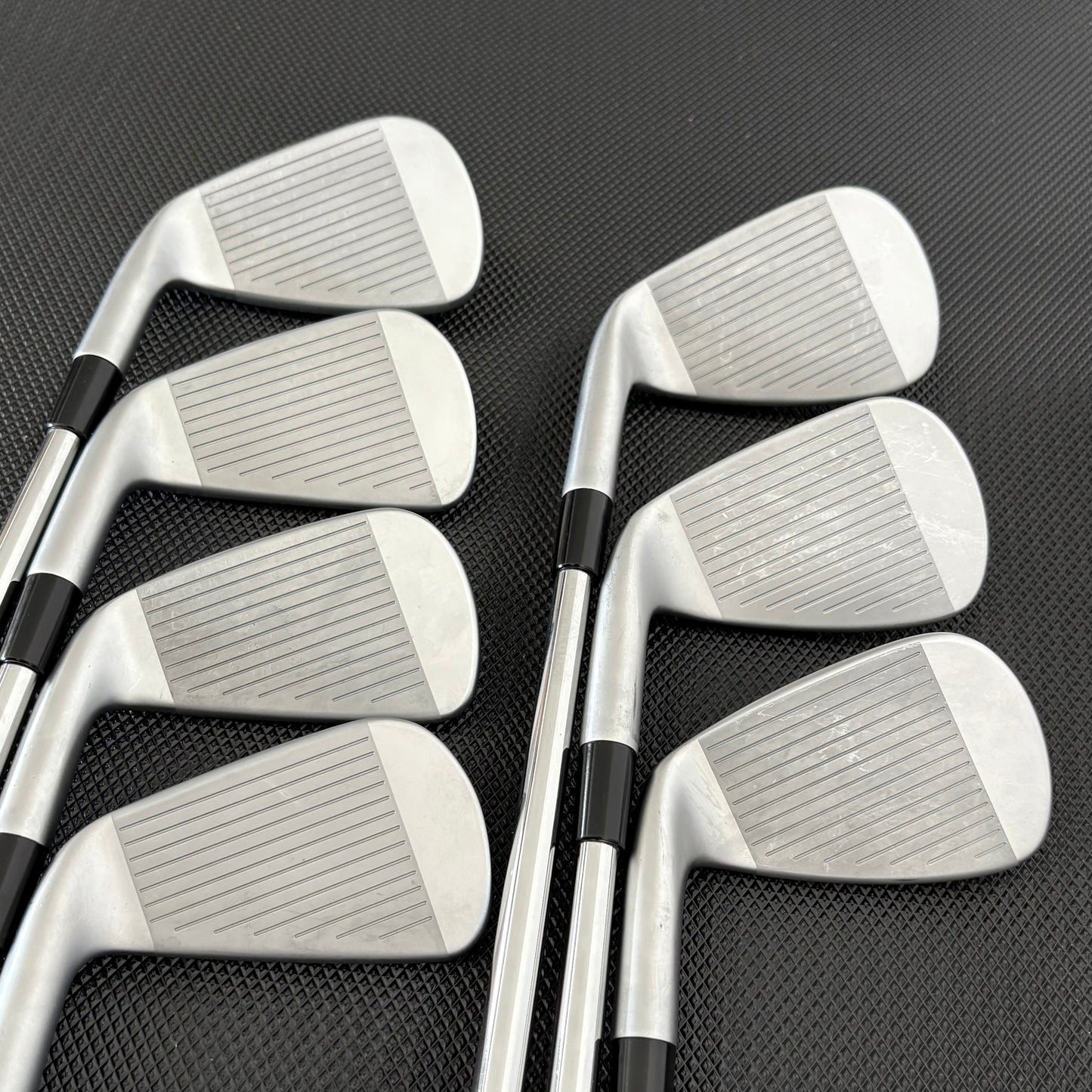 TAYLORMADE P790 2023 IRON SET