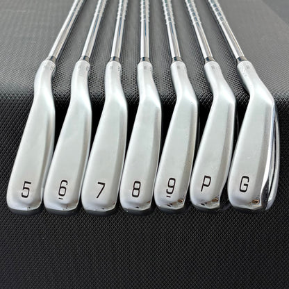 MIZUNO JPX 925 HOT METAL IRON SET