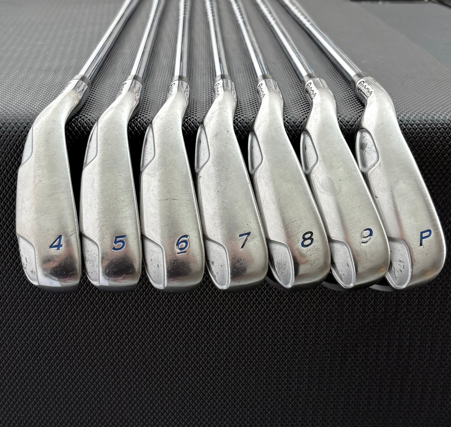 LH TAYLORMADE BURNER PLUS IRON SET