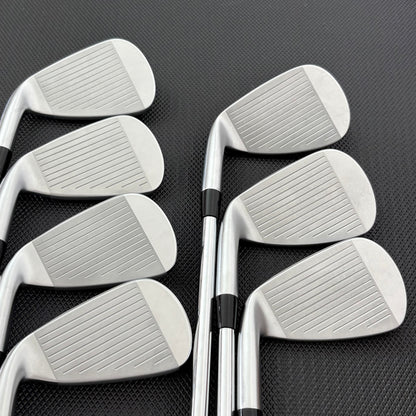MIZUNO JPX 925 HOT METAL IRON SET