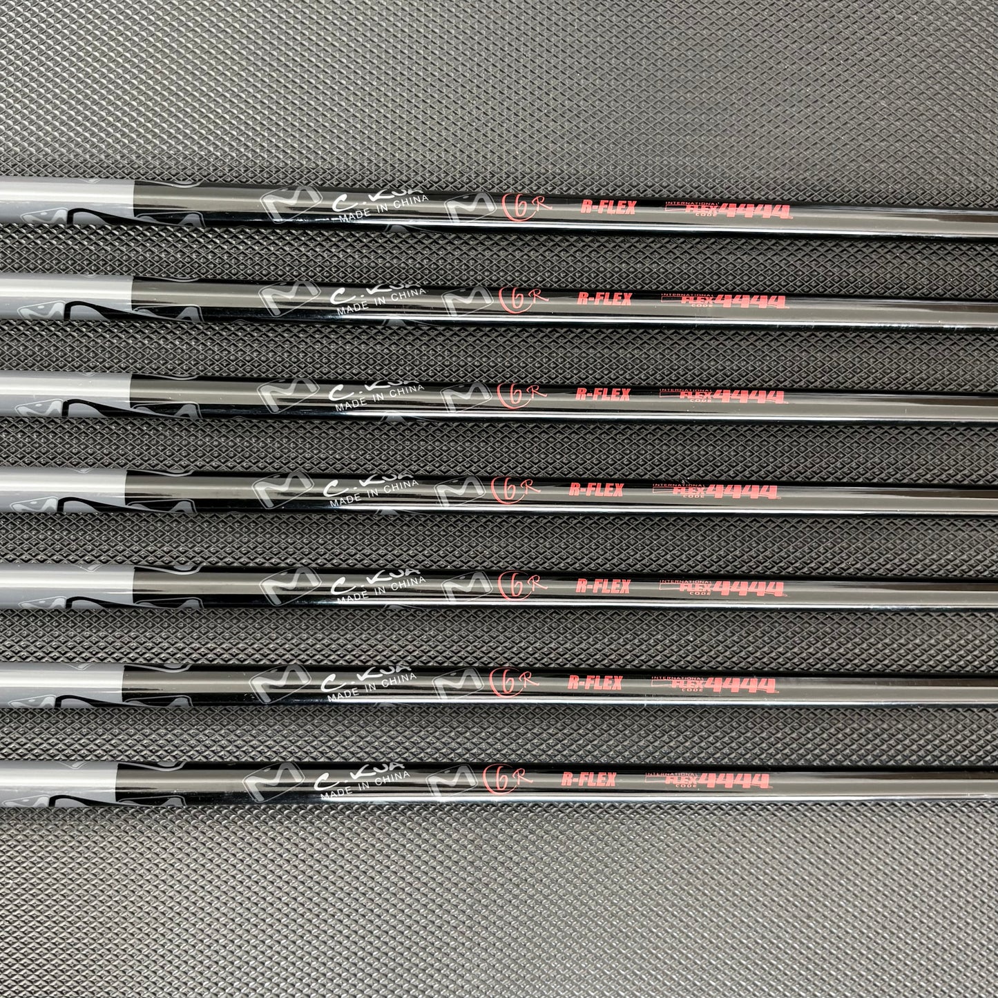 CLEVELAND LAUNCHER UHX IRON SET