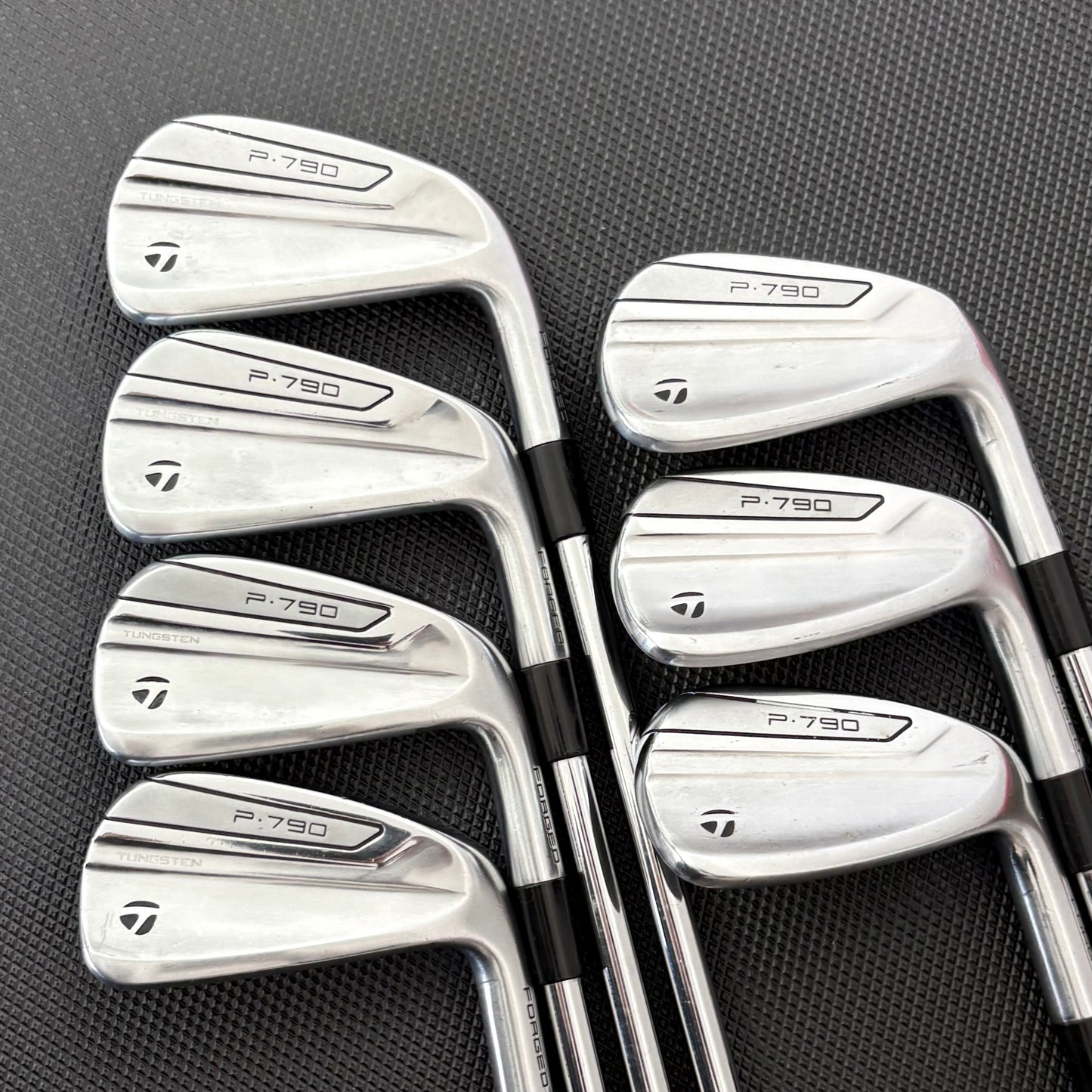TAYLORMADE P790 2019 IRON SET