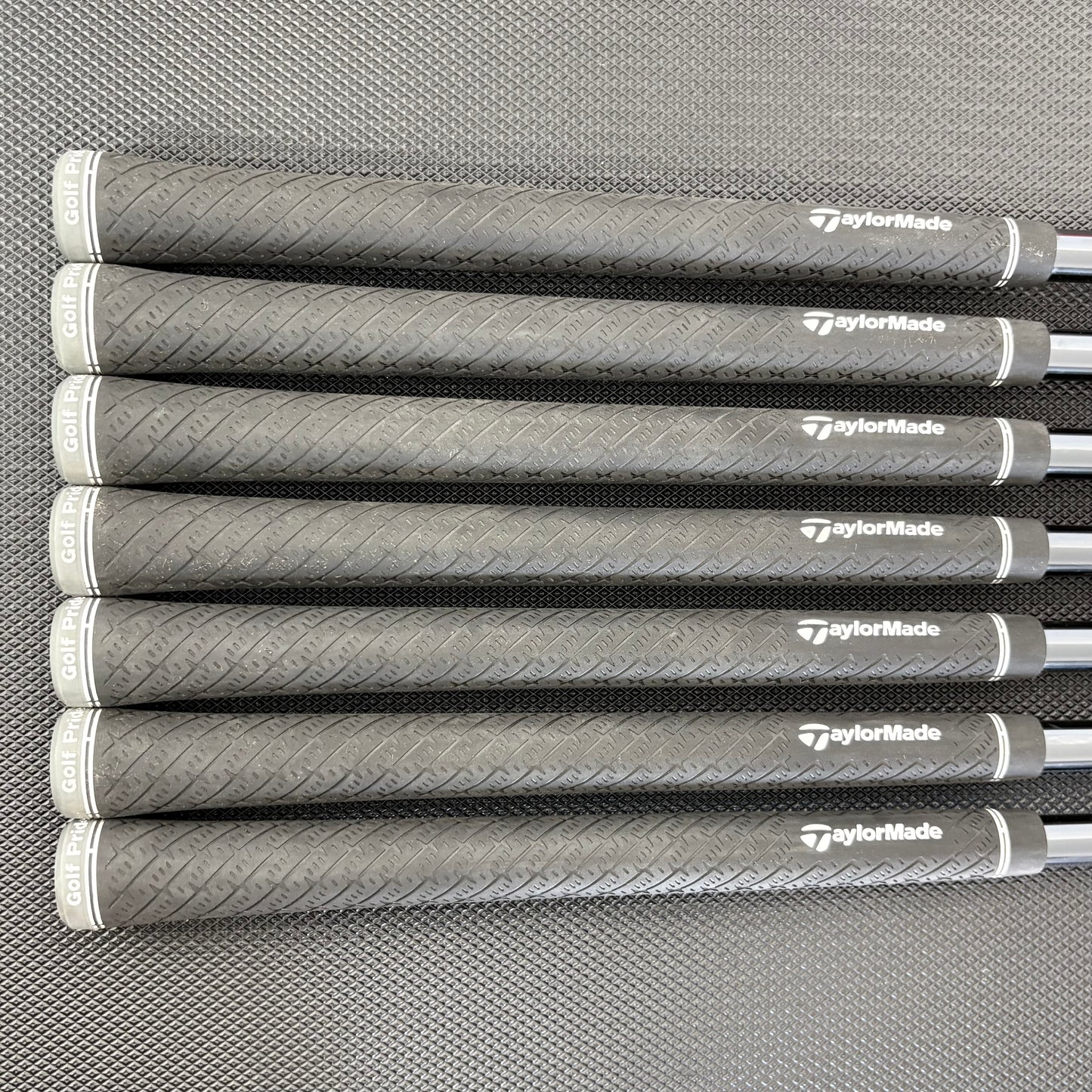 TAYLORMADE P770 BATTLE WORN IRON SET