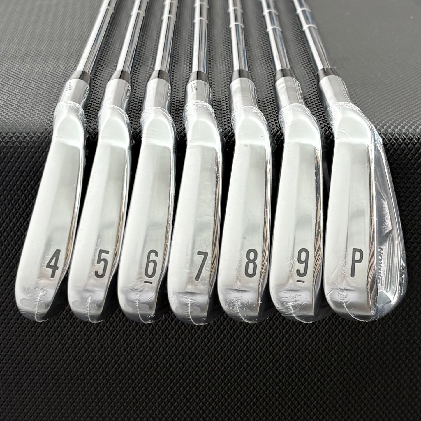 NEW SRIXON ZXI7 IRON SET