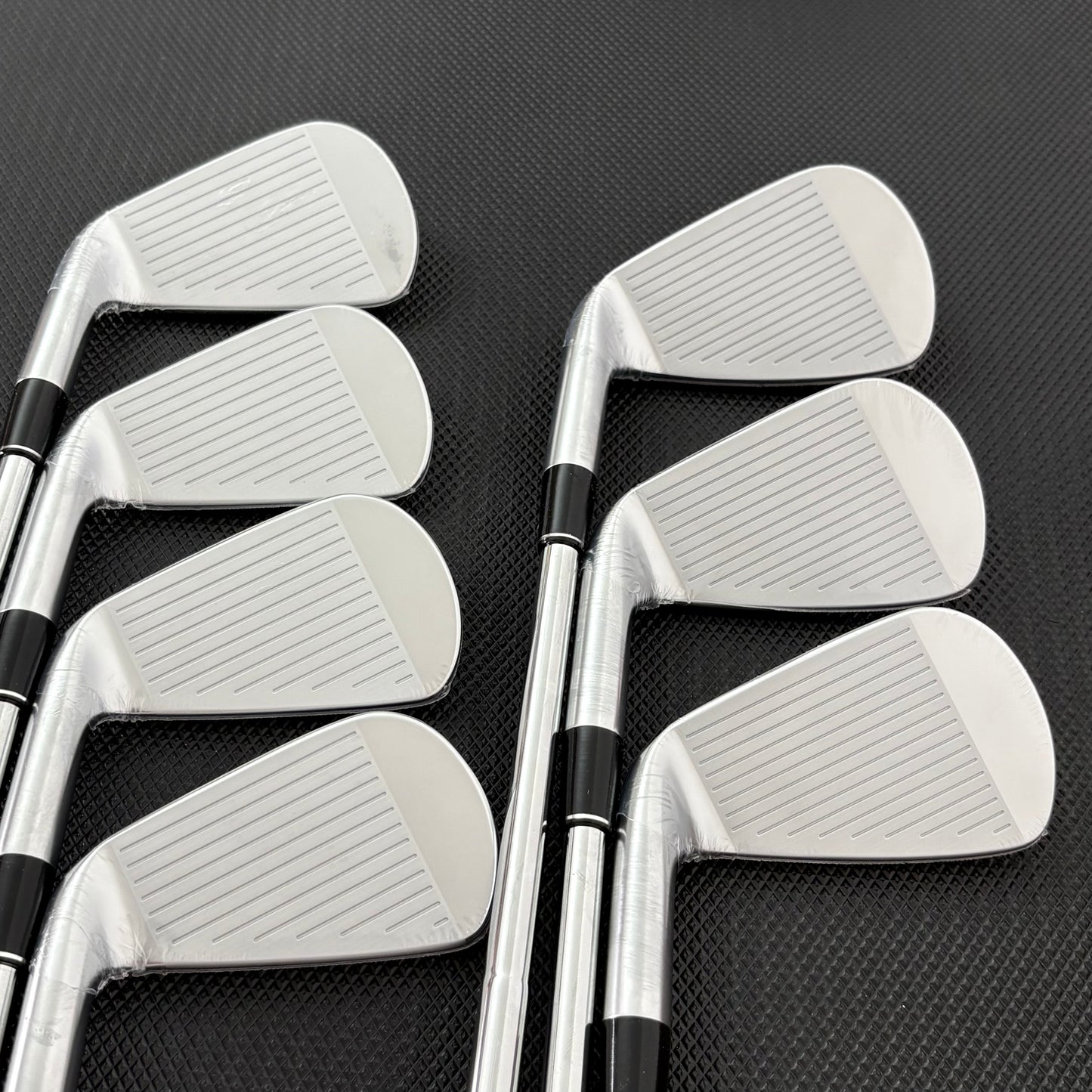 NEW SRIXON ZXI7 IRON SET