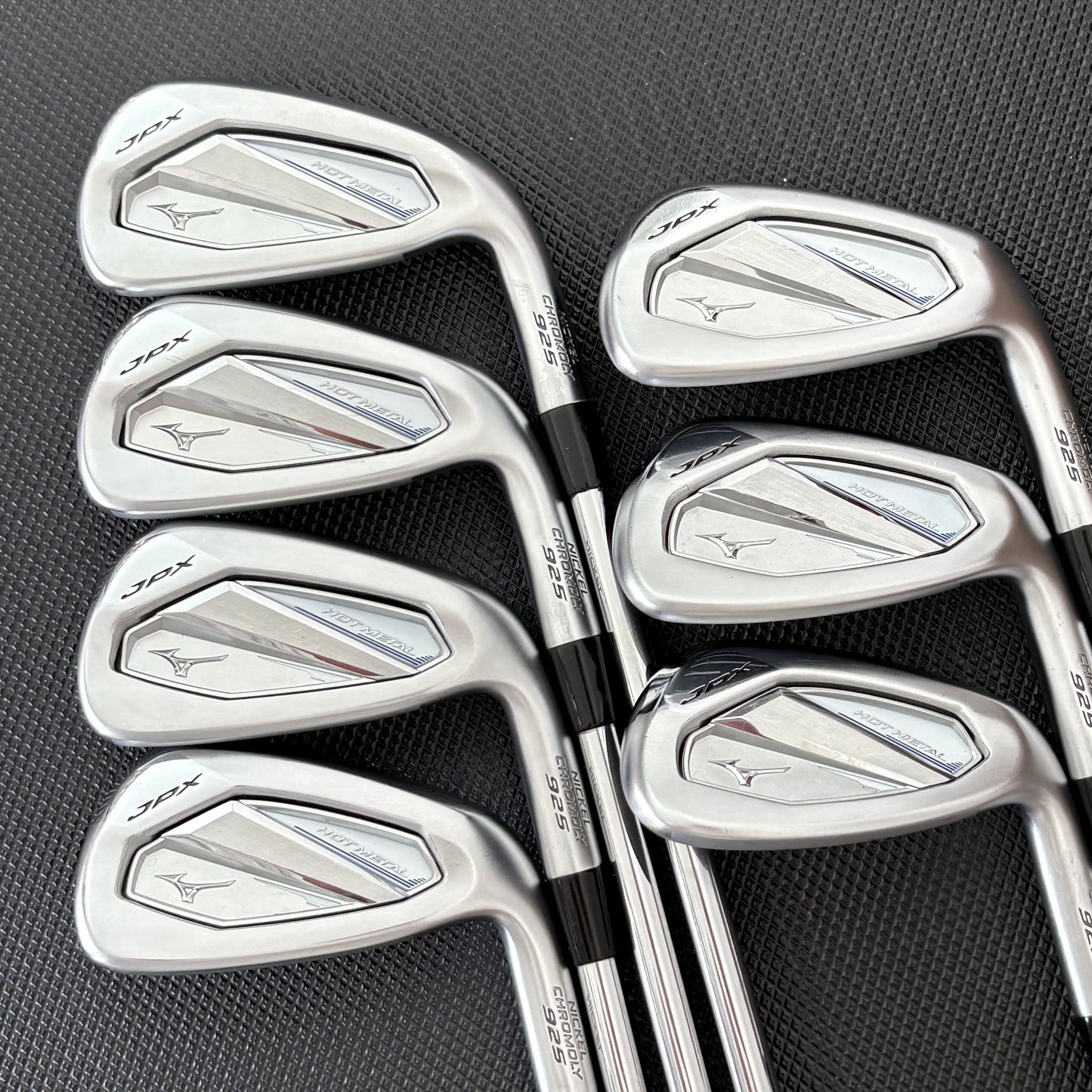 MIZUNO JPX 925 HOT METAL IRON SET