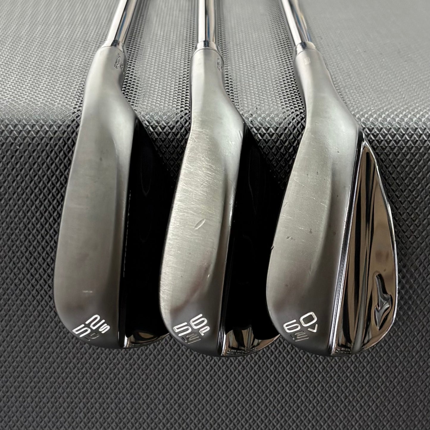MIZUNO PRO T-1 BLACK WEDGE SET