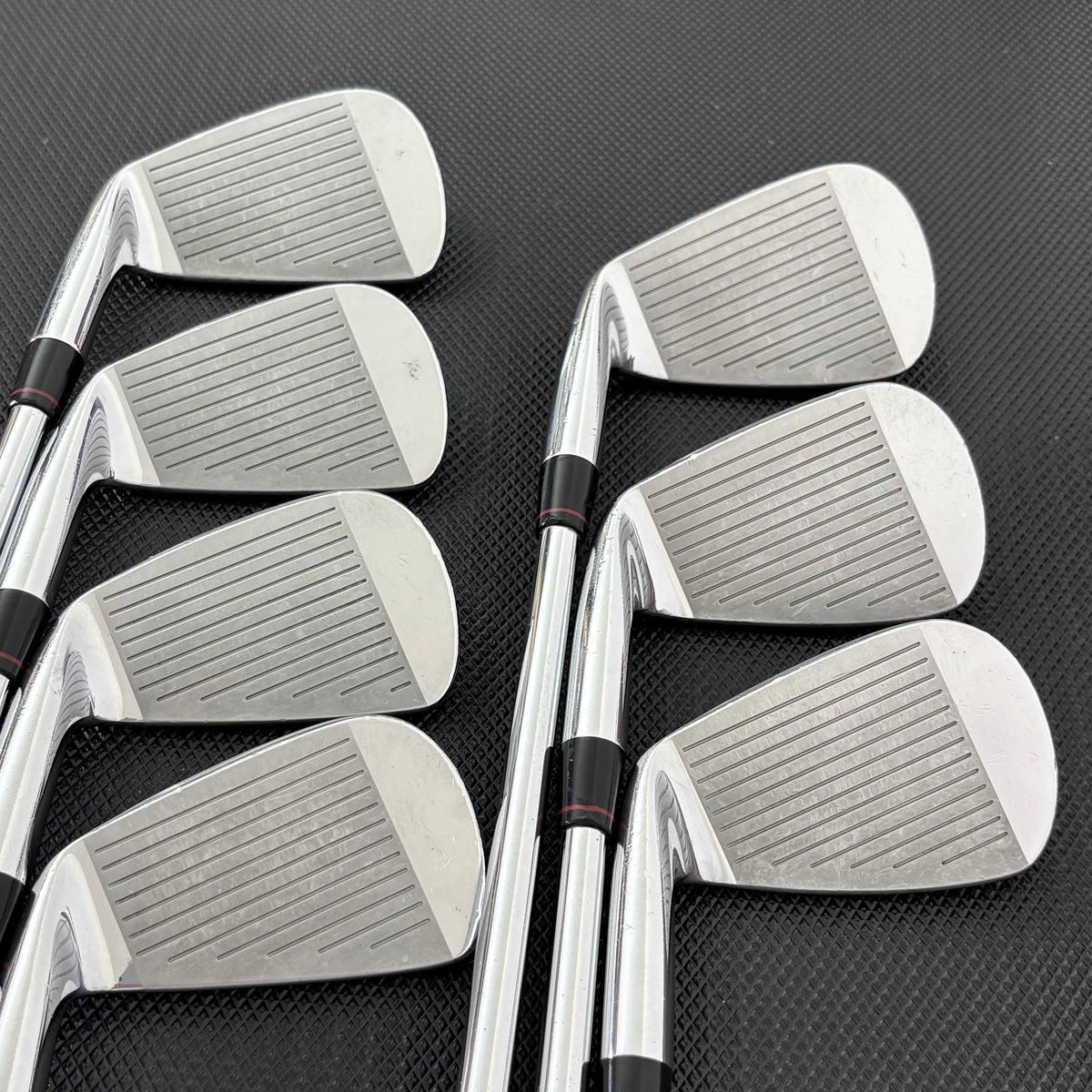 NIKE VR SPLIT CAVITY IRON SET