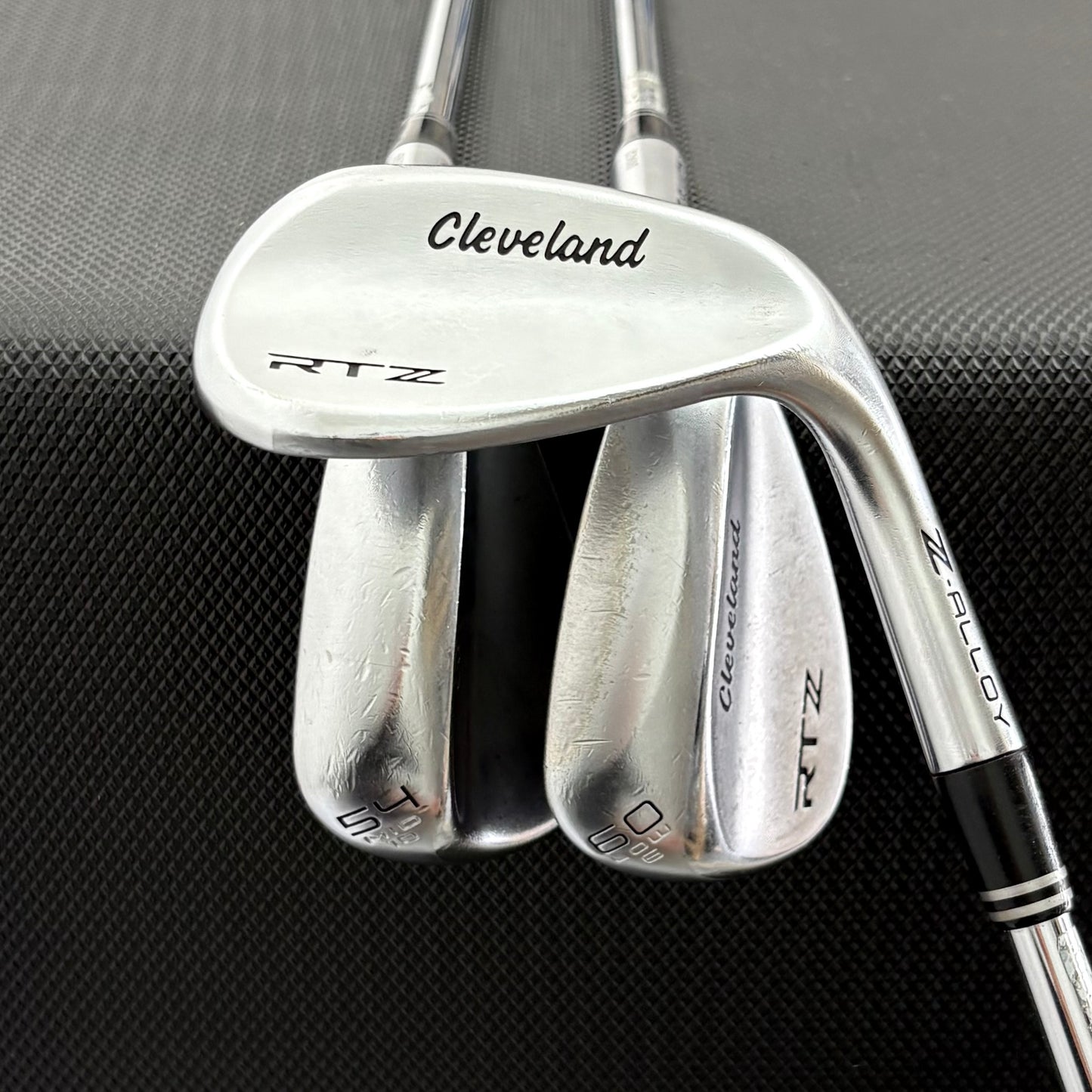 CLEVELAND RTZ TOUR SATIN WEDGE SET