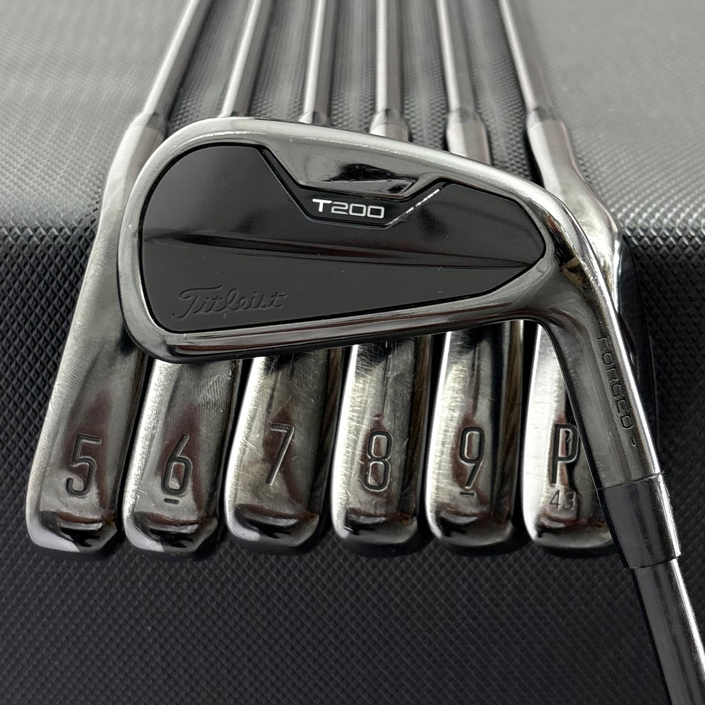 TITLEIST T200 BLACK 2021 IRON SET