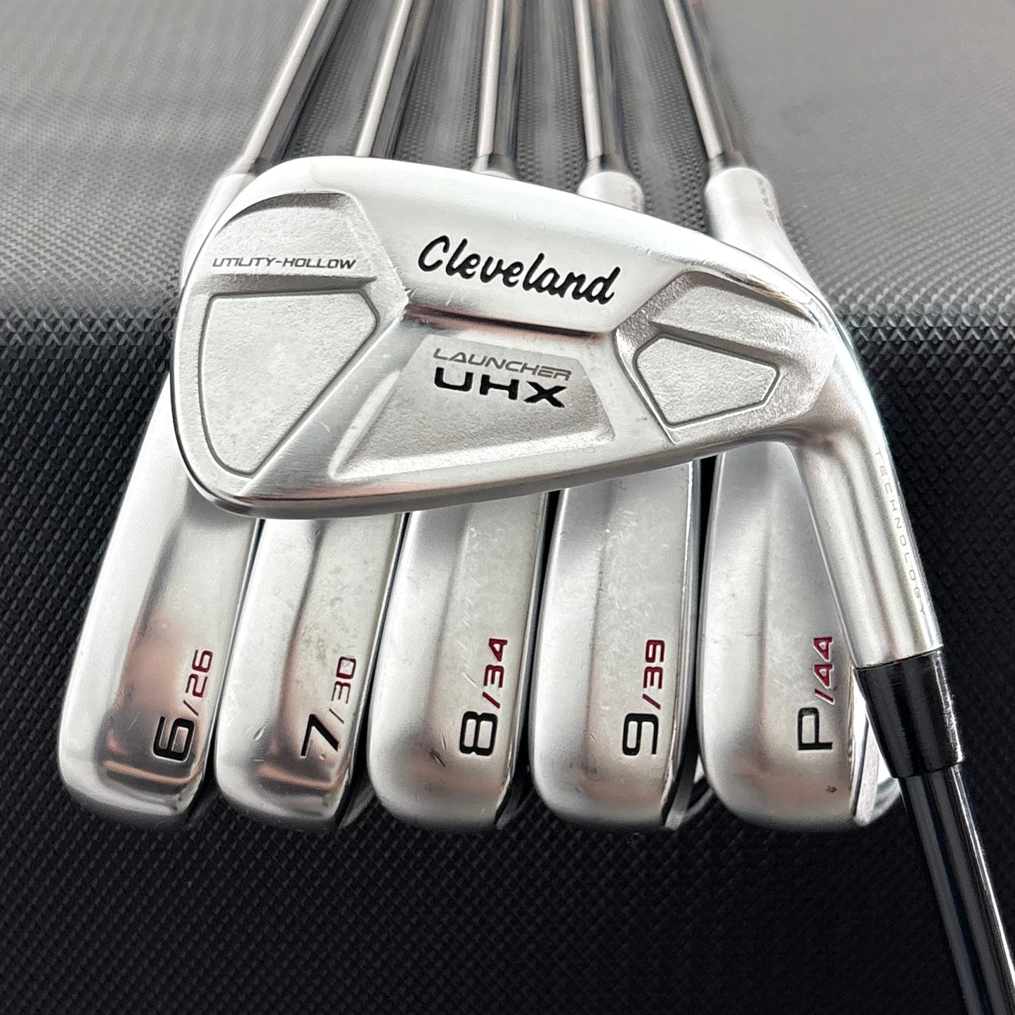 CLEVELAND LAUNCHER UHX IRON SET