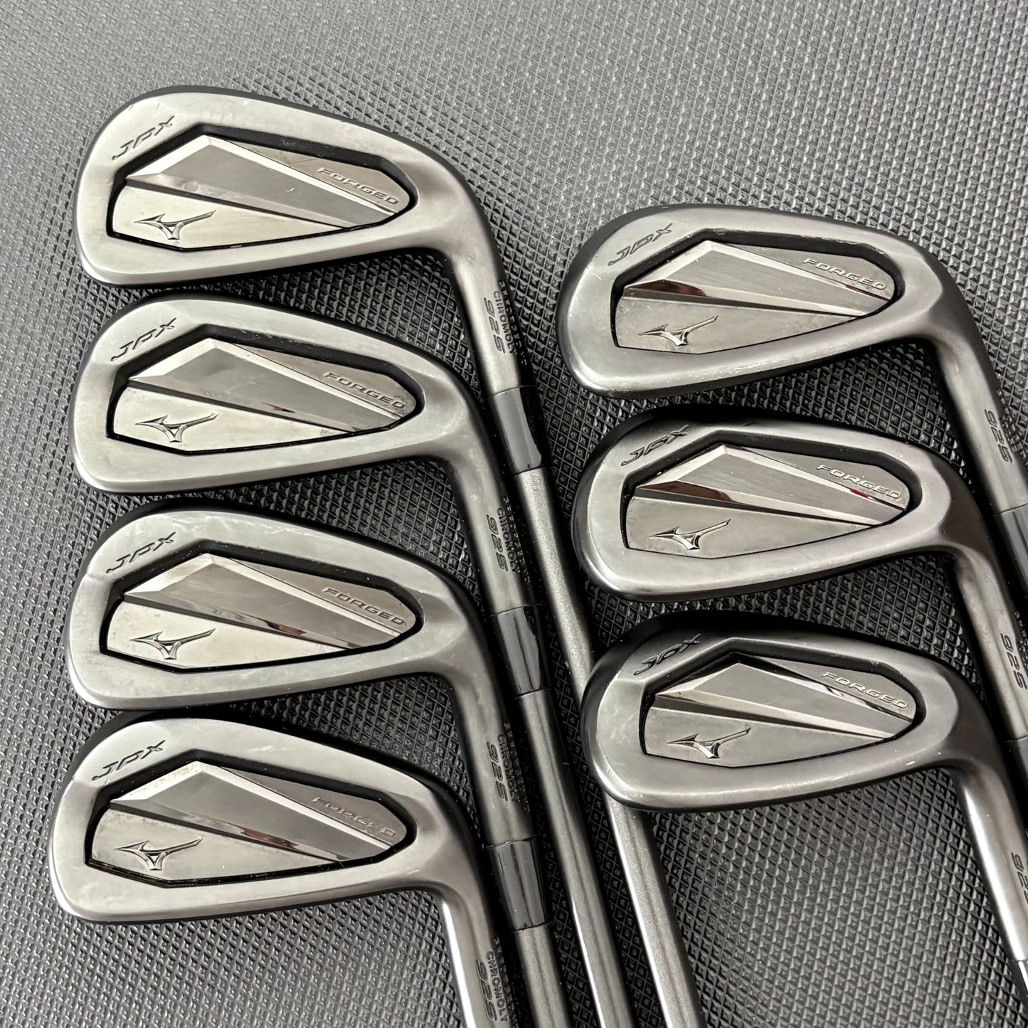 MIZUNO JPX 925 FORGED BLACK IRON SET