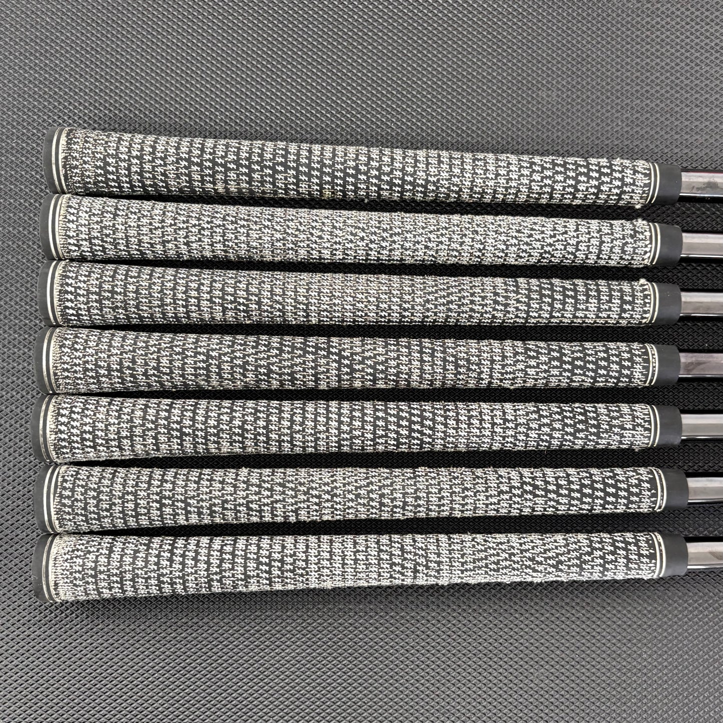 COBRA KING TOUR BLACK 2025 IRON SET